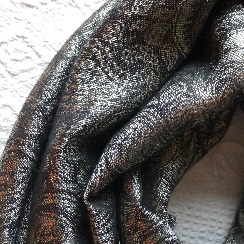 Scarf- super chic! - Picture 2 of 5